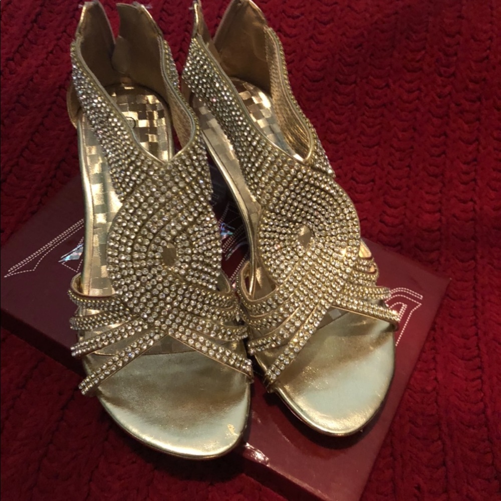 Sparkle heels size 6